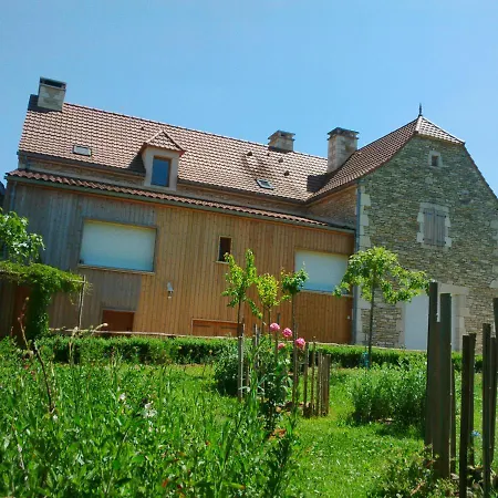 Le Tilleul A Fleurs Bed & Breakfast Degagnac